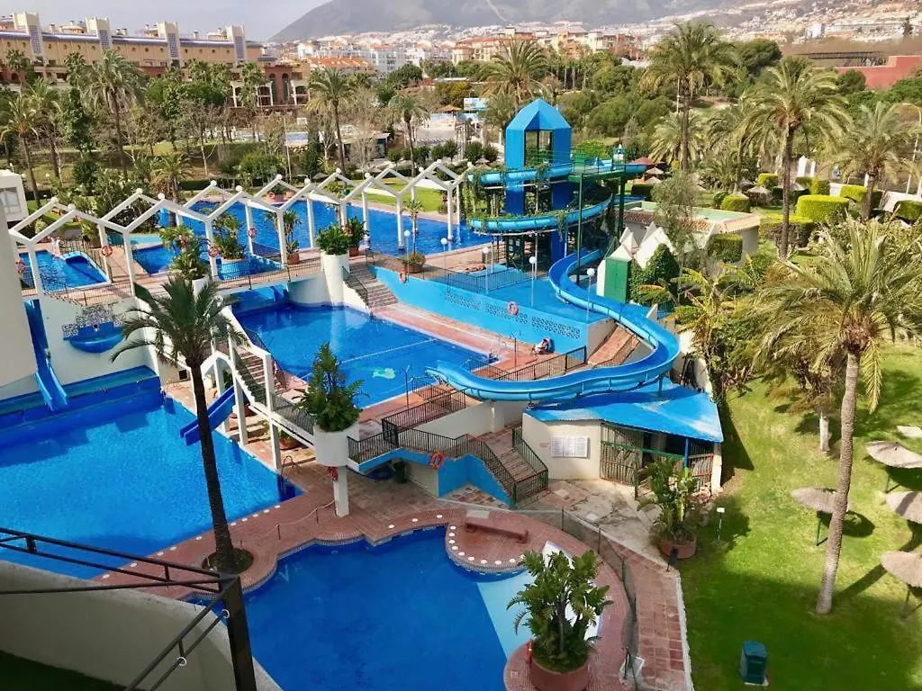 Benalbeach, Primera Linea contacts